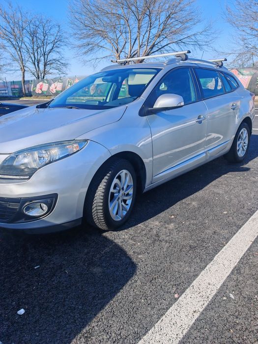 Vând Renault Megane 3,dau schimb cu ceva 4x4