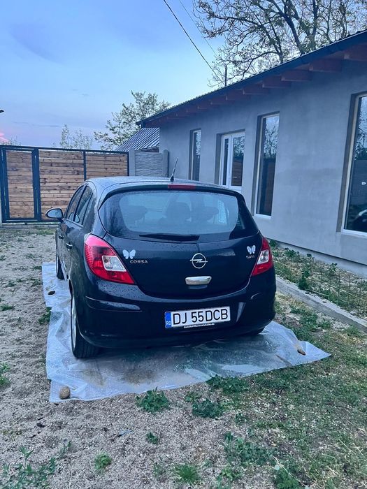 Vând Opel CORSA D