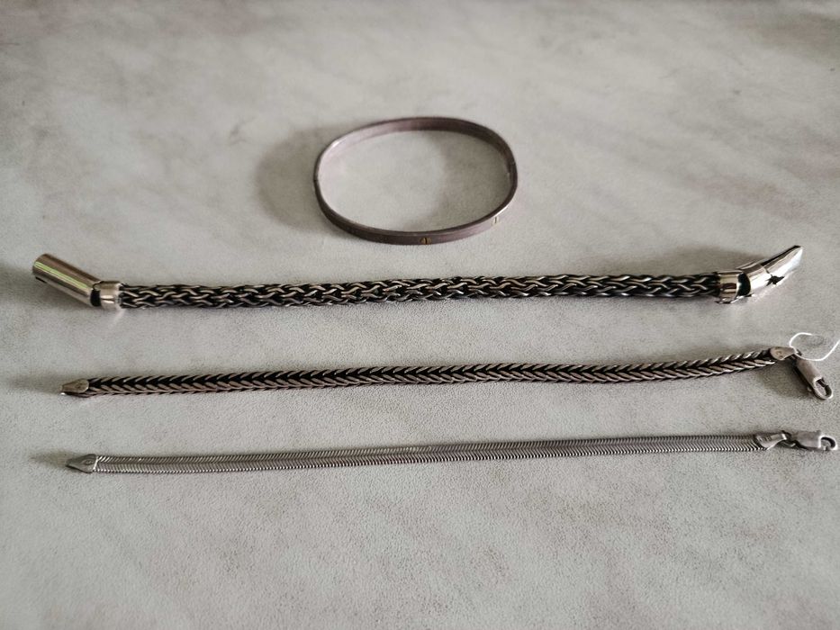 Срочно! Продам изделия из серебра 925 пробы и камней