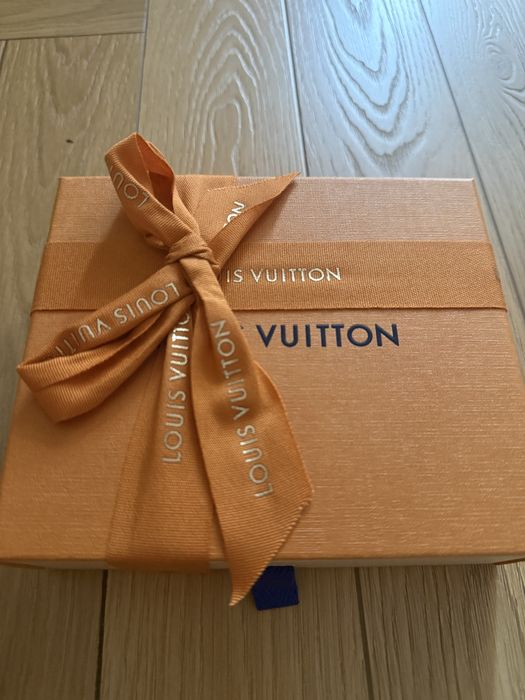 Серьги Lv, Оригинал!
