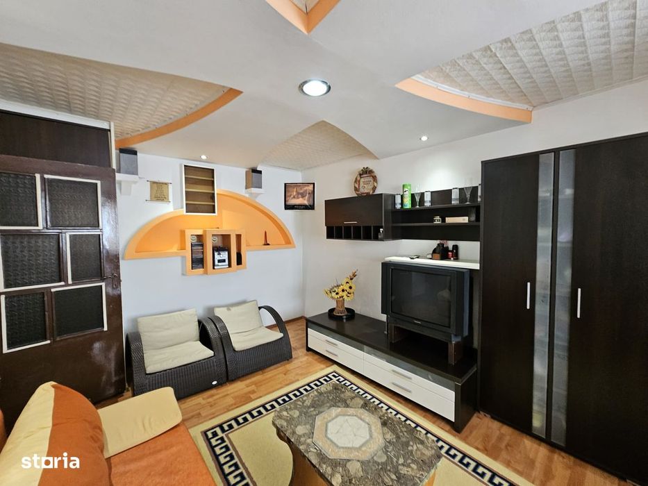 Apartament 2 camere decomandat etaj 2 zona Bejan