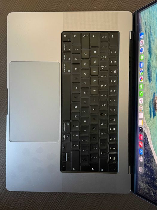 macbook pro m1 pro 16 - Laptopuri oferte online | OLX.ro