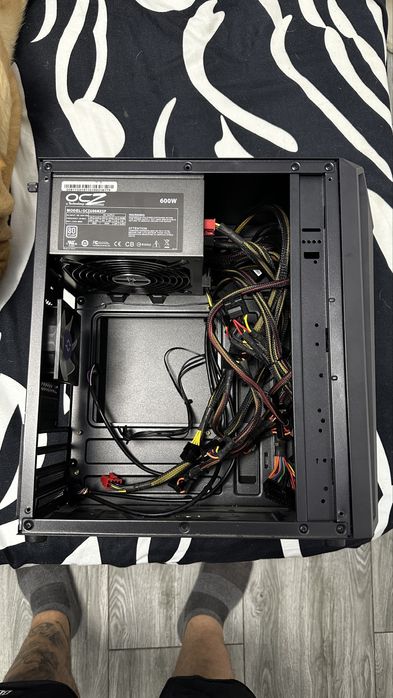 Carcasa Aqirys Bellatrix Pro Mini Tower + Procesor + Sursa