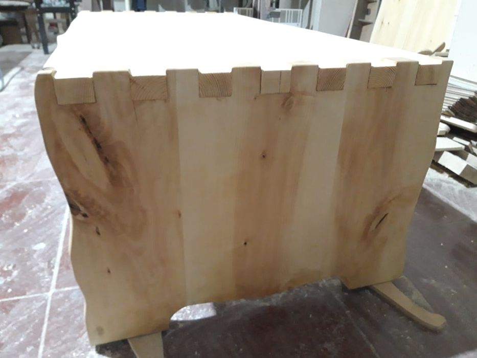 Журнальный стол .