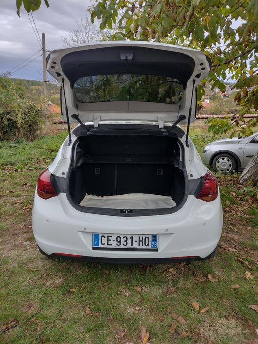 Опел Астра J , 1.7 дизел