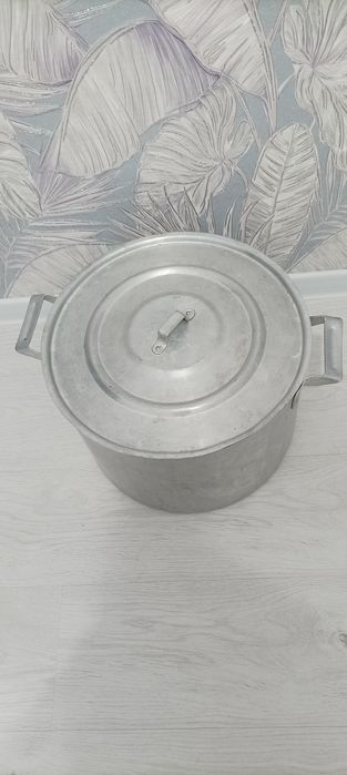 Продам кастрюлю алюминиевую советскую 25 л