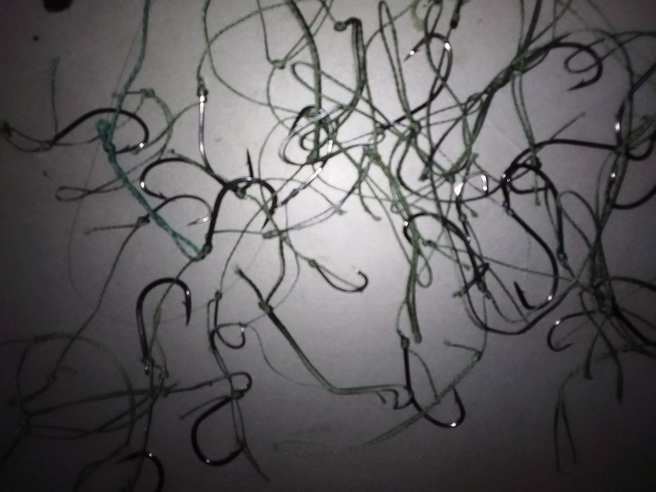 Вързани куки със плетено влакно на цена 5 стотинки за един брой