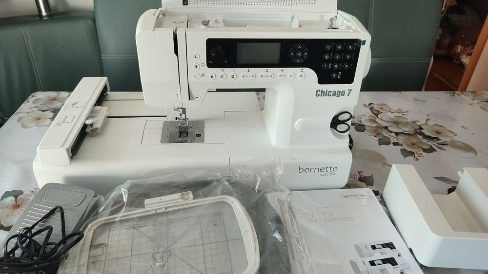 Электрическая швейная машина