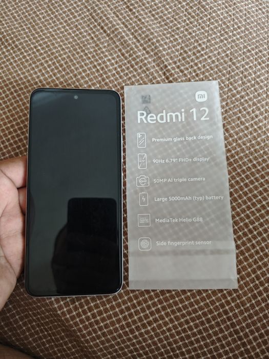 Продам смартфон xiaomi redmi12