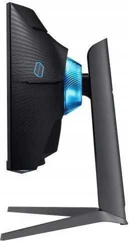 Monitor Samsung 27" Odyssey G7 Rata de refresh 244 Hz.