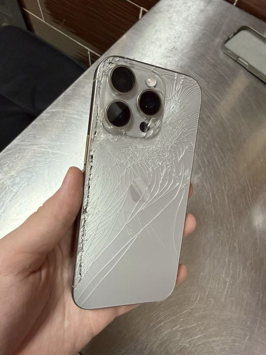 Продам Iphone 16 pro