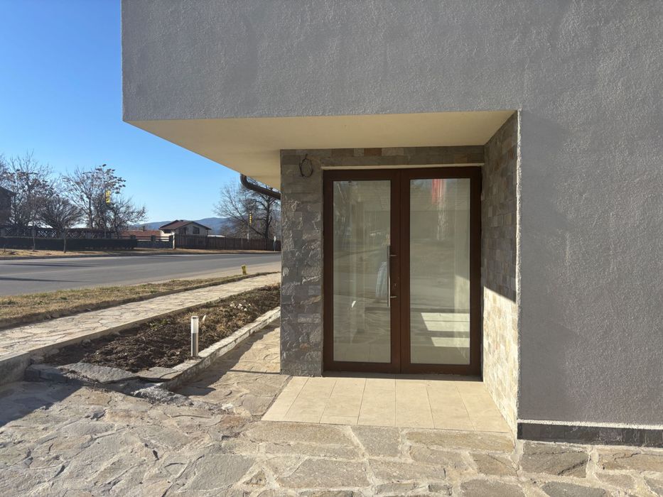 Дава се под наем Магазин в Банско - 175 кв.м за 650 € - Снимка #3