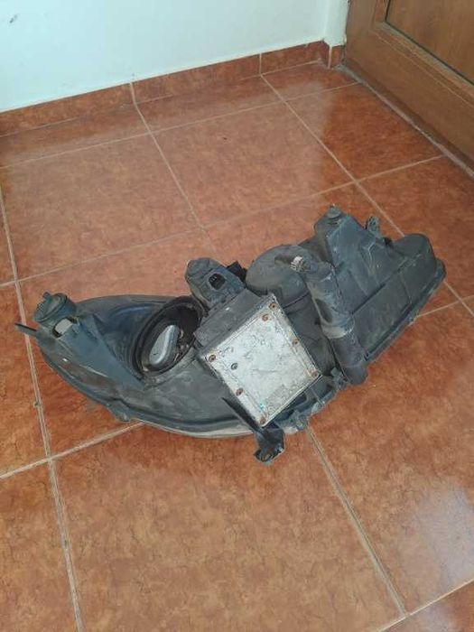Far stanga Peugeot 607 xenon complet original volan stanga