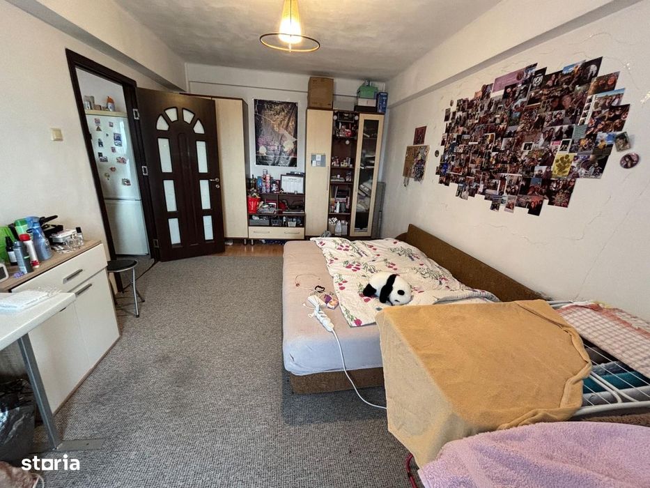 Vand apartament o camera Centru
