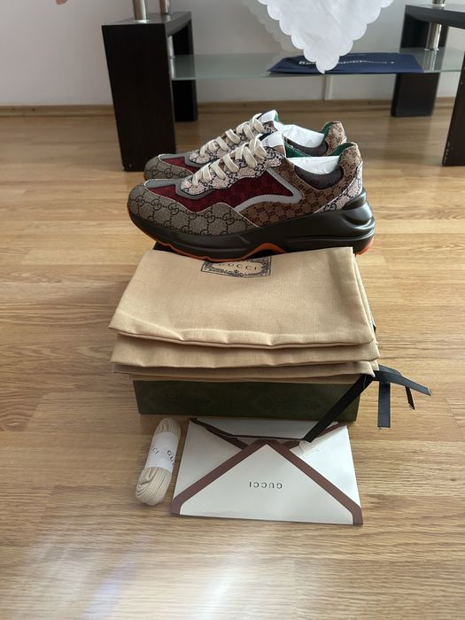 Vand sneakers marimea 43