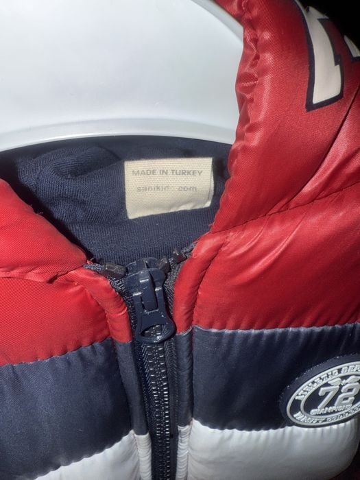 Продам новую деткую куртку.