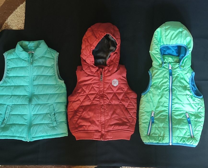 Vestute copii și gecuta,toate 35 lei