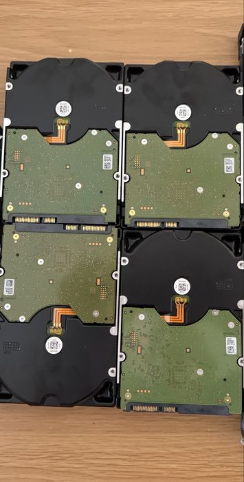 Set 2 hard uri Western Digital SATA 10TB
