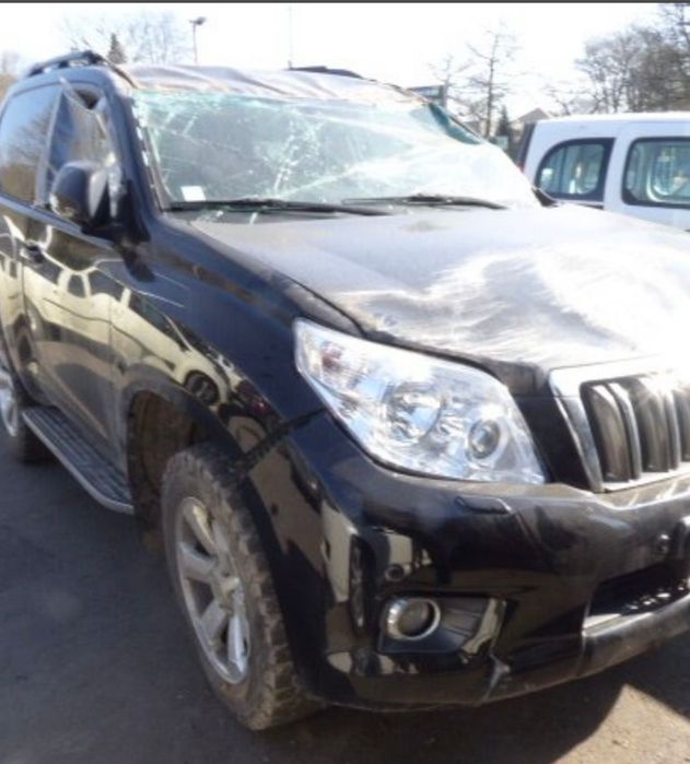 Dezmembrez Toyota Land Cruiser 3.0D D-4D 2012