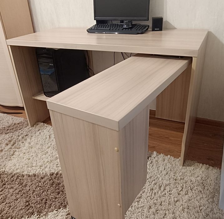 Продам письменный стол