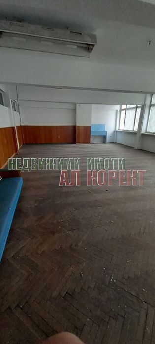 Продава се Промишлена сграда в Провадия - 1764 кв.м за 300 €/кв.м - Снимка #6