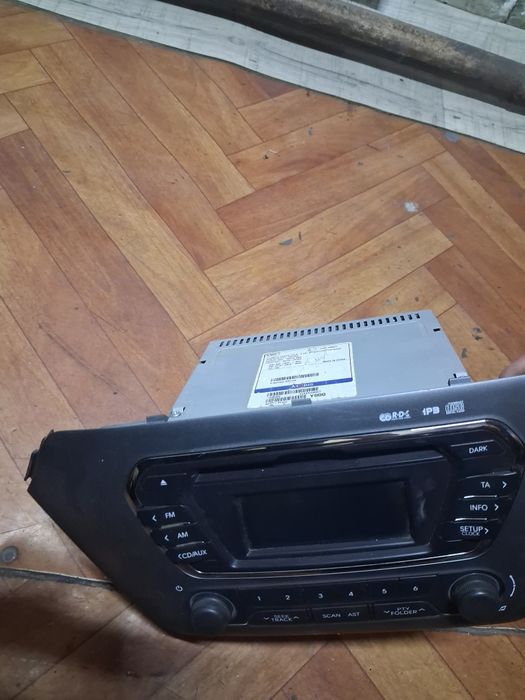 Продам магнитолу Kia ria 2015