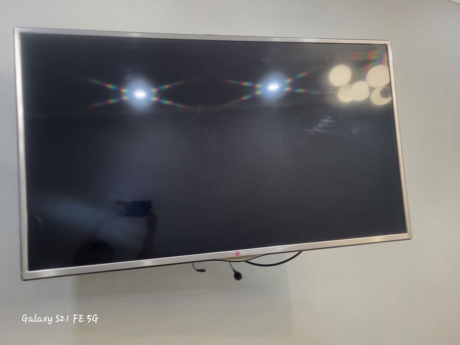 Продаю телевизор 42LA615V-ZE LG