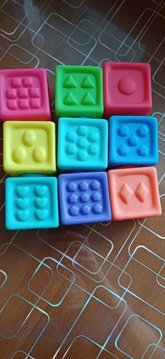 Лот бебешки играчки 6+ месеца