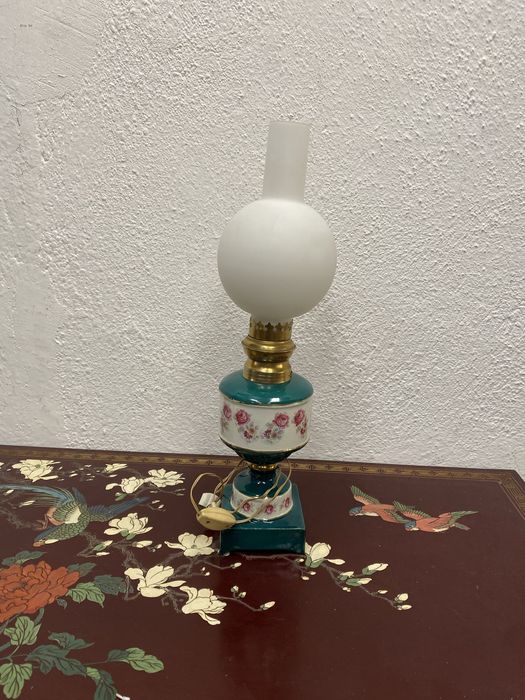 Италианска настолна лампа от порцела
