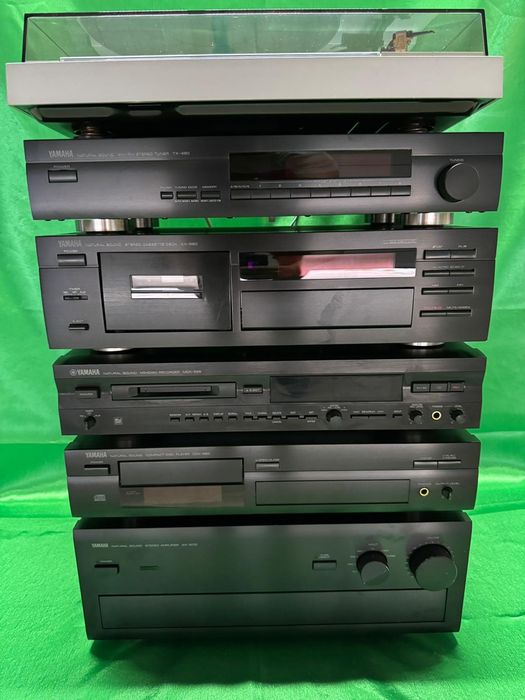 Linie audio Yamaha AX-1070, CDX-880, MDX-595, KX-580, TX-480, P-200