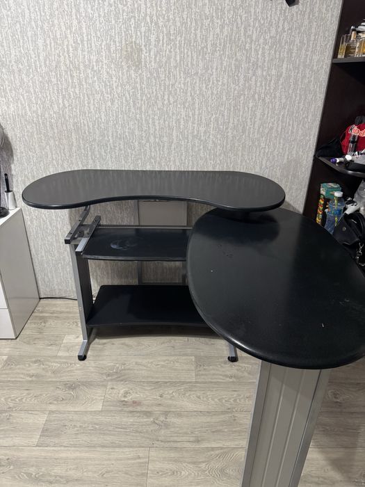 Стол. Компьютерный.