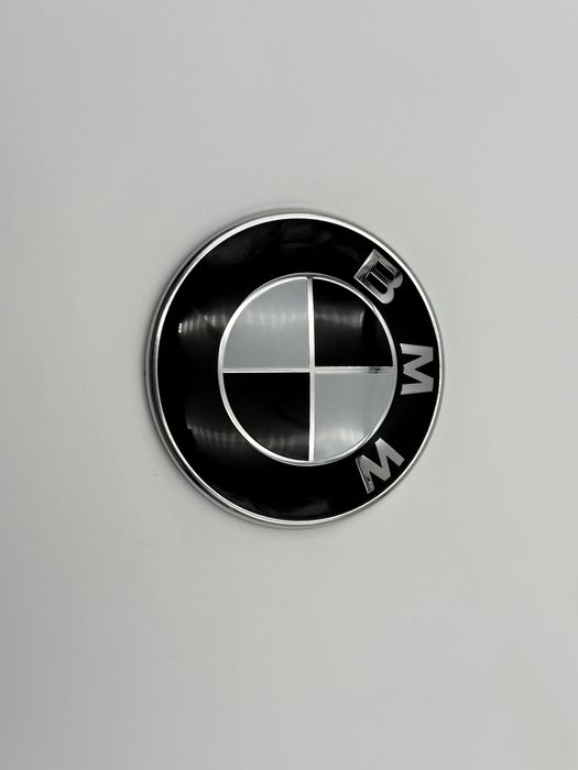 Emblema BMW Compatibila F10 fata 82 mm