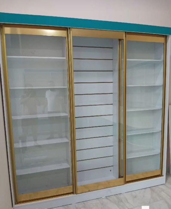 Apteka optika uchun Vitrina mebel tayyorlaymiz.