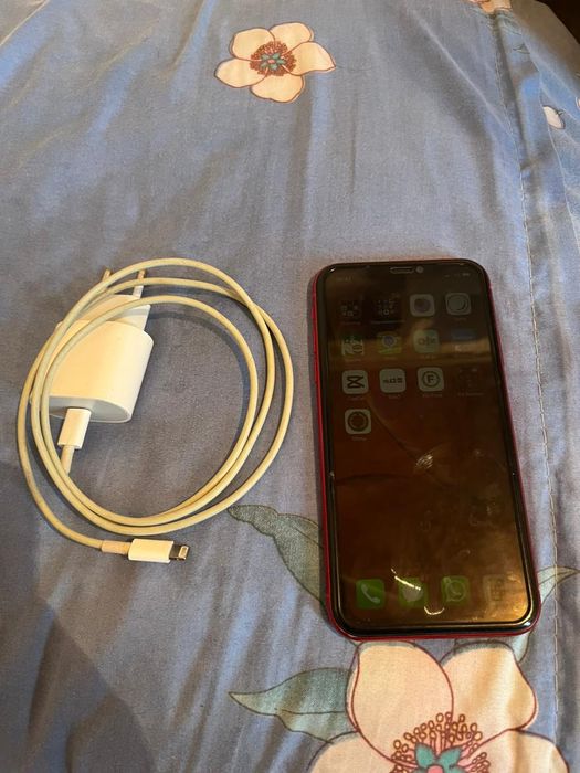 Айфон ХR красни цвет