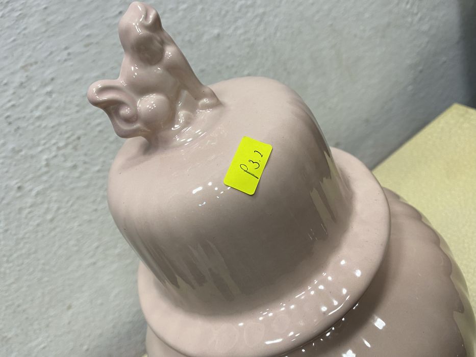 Порцеланова ваза от белгия BOCH