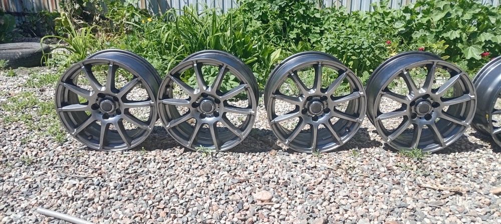 Продам то комплект дисков привозные  на 17