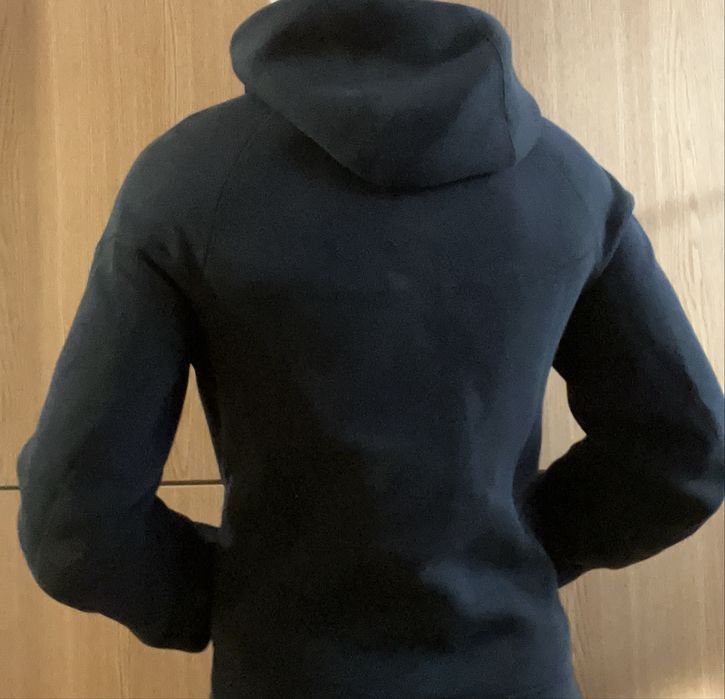 Hanorac Nike Tech Fleece Barbati Marimea S in conditii bune