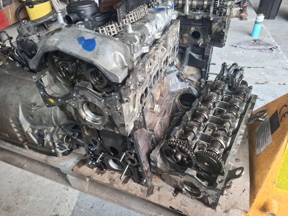 Chiuloasa .bloc motor mercedes  motor 2.2 cdi
