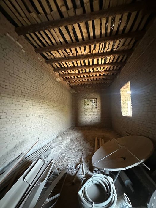 Курулиши битмаган ховли сотилади 8 суток