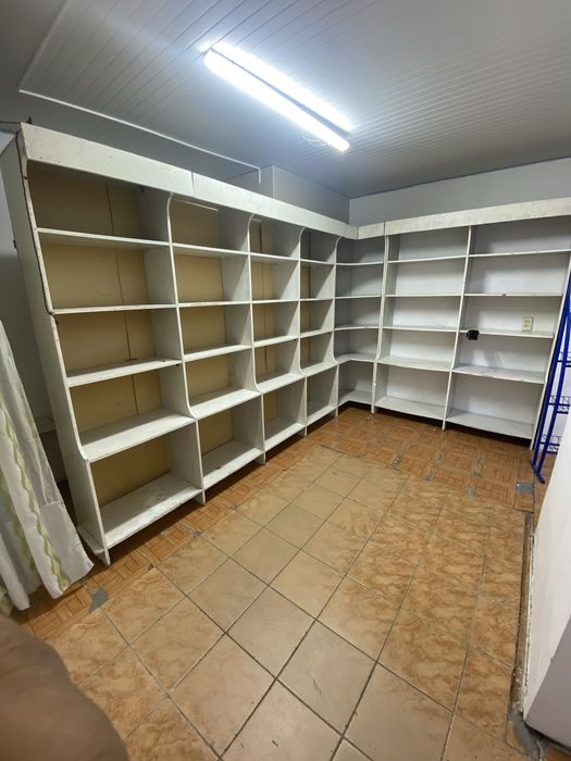 Сдается пустой магазин здания карго