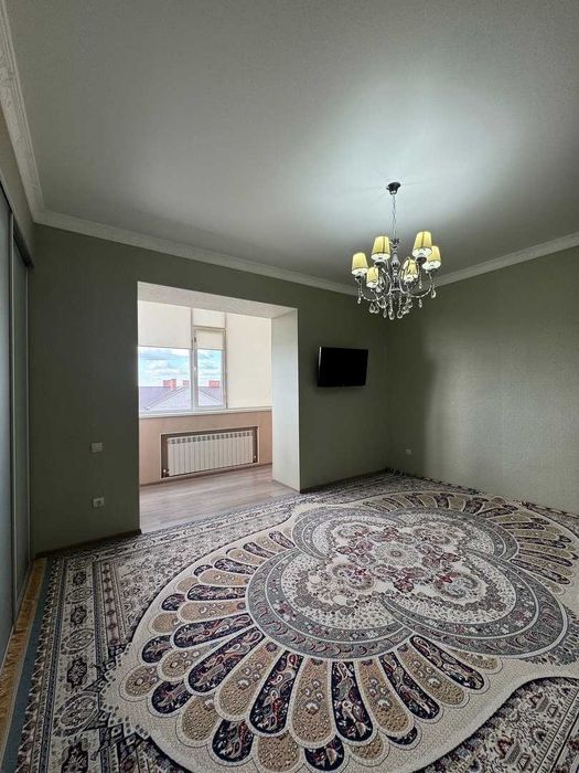 Продается 5-комн  квартира с современным ремонтом в районе Спутник