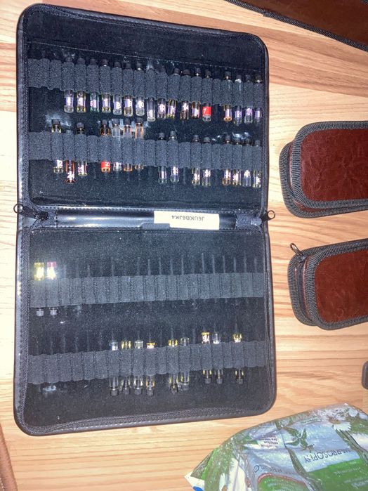 Suport mostre parfumuri