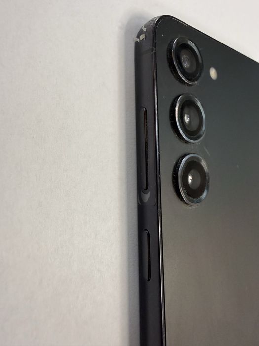 Samsung s 23 128gb Перфектен!