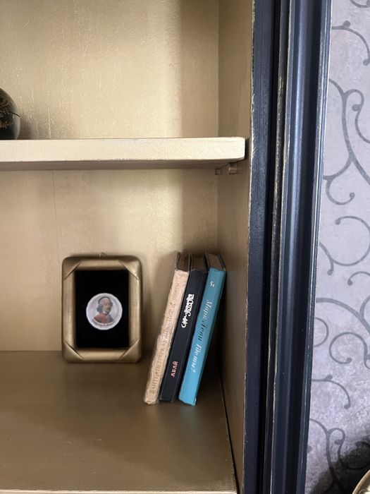 Продам шкаф для посуды и книг