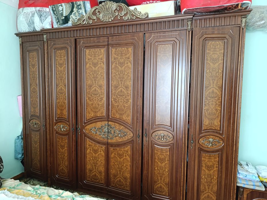 Shkaf, trimo, gorka+ stol-stullar srochna sotiladi