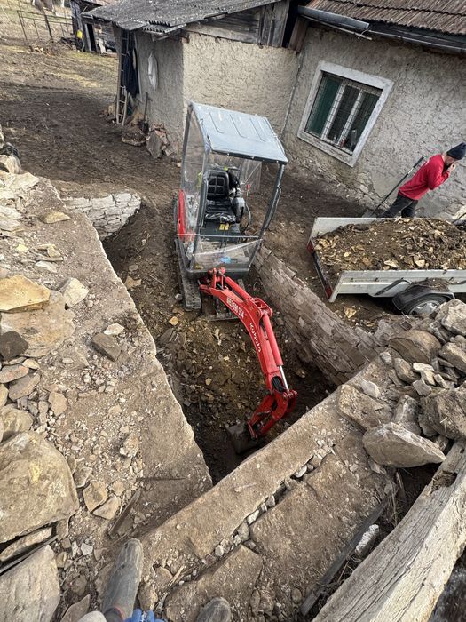 Inchiriez Miniexcavator 1.5t Bobcat incarcator frontal stivuitor