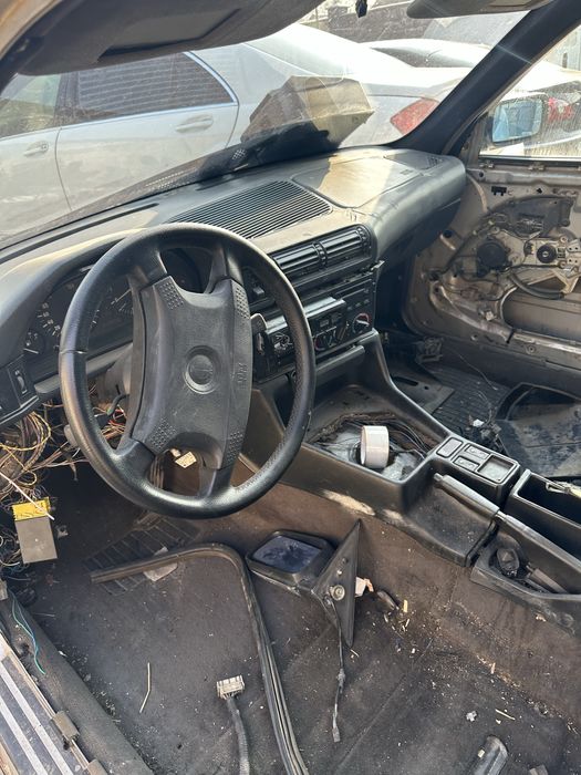 Продам машину бмв е34