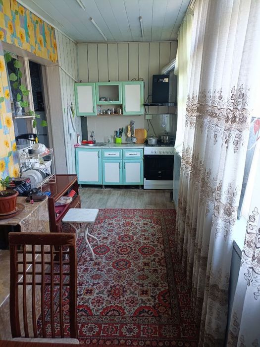 Продам 1/1/2 . Ремонт кирпич балкон 2х6. Переделана в 3-х ком.