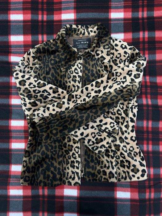 Леопардовый пиджак в обтяжку