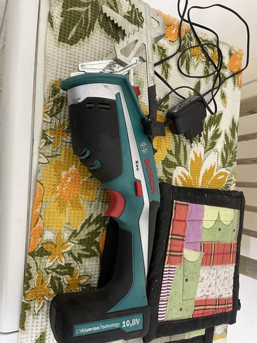 Пила электро садовая, в комплекте с пилками по металу и дереву